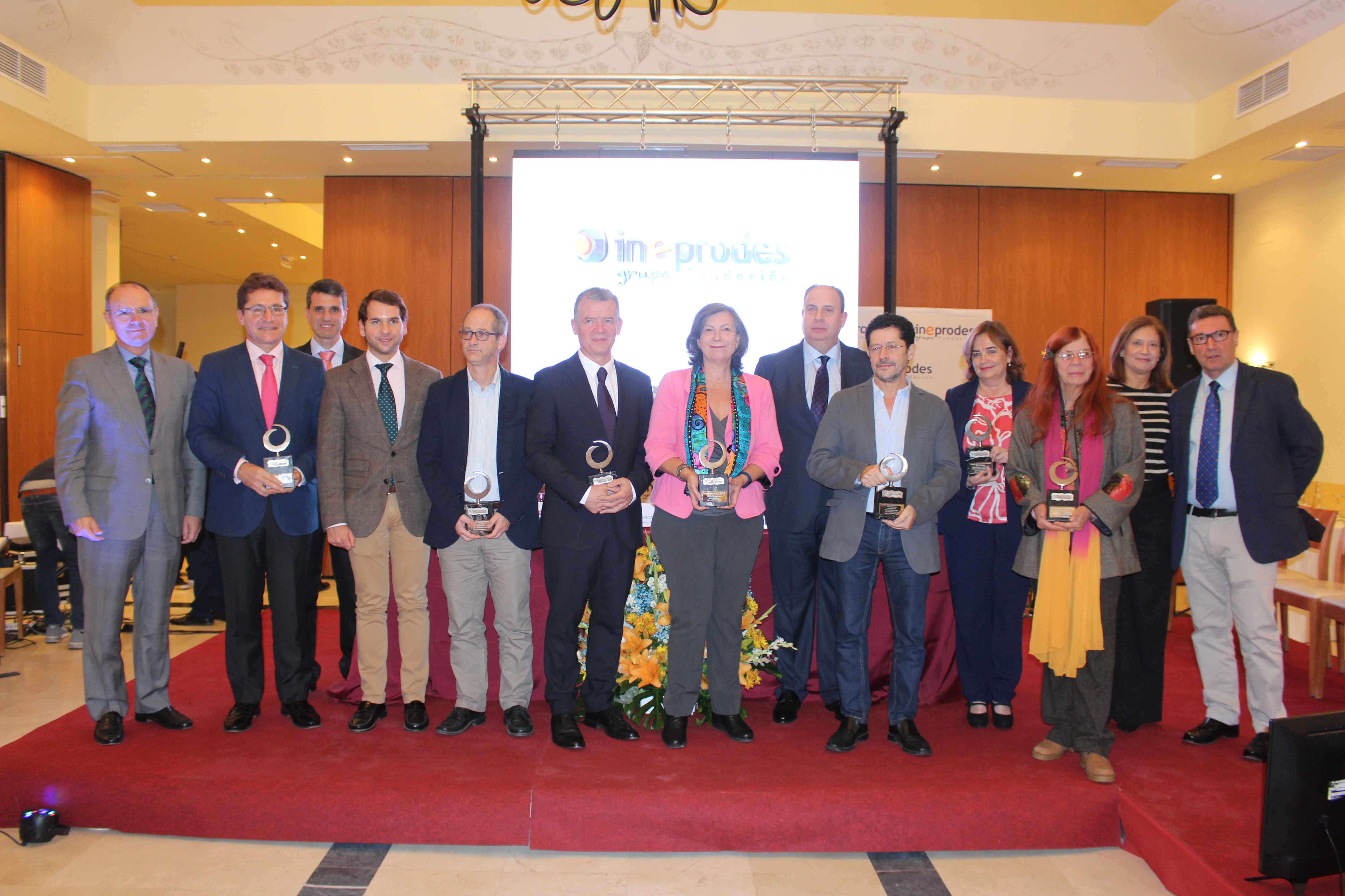 El Director del Experto, Andrés Arias Astray, recibe el premio de Honor a la Trayectoria en Trabajo Social de la Fundación Grupo Ineprodes